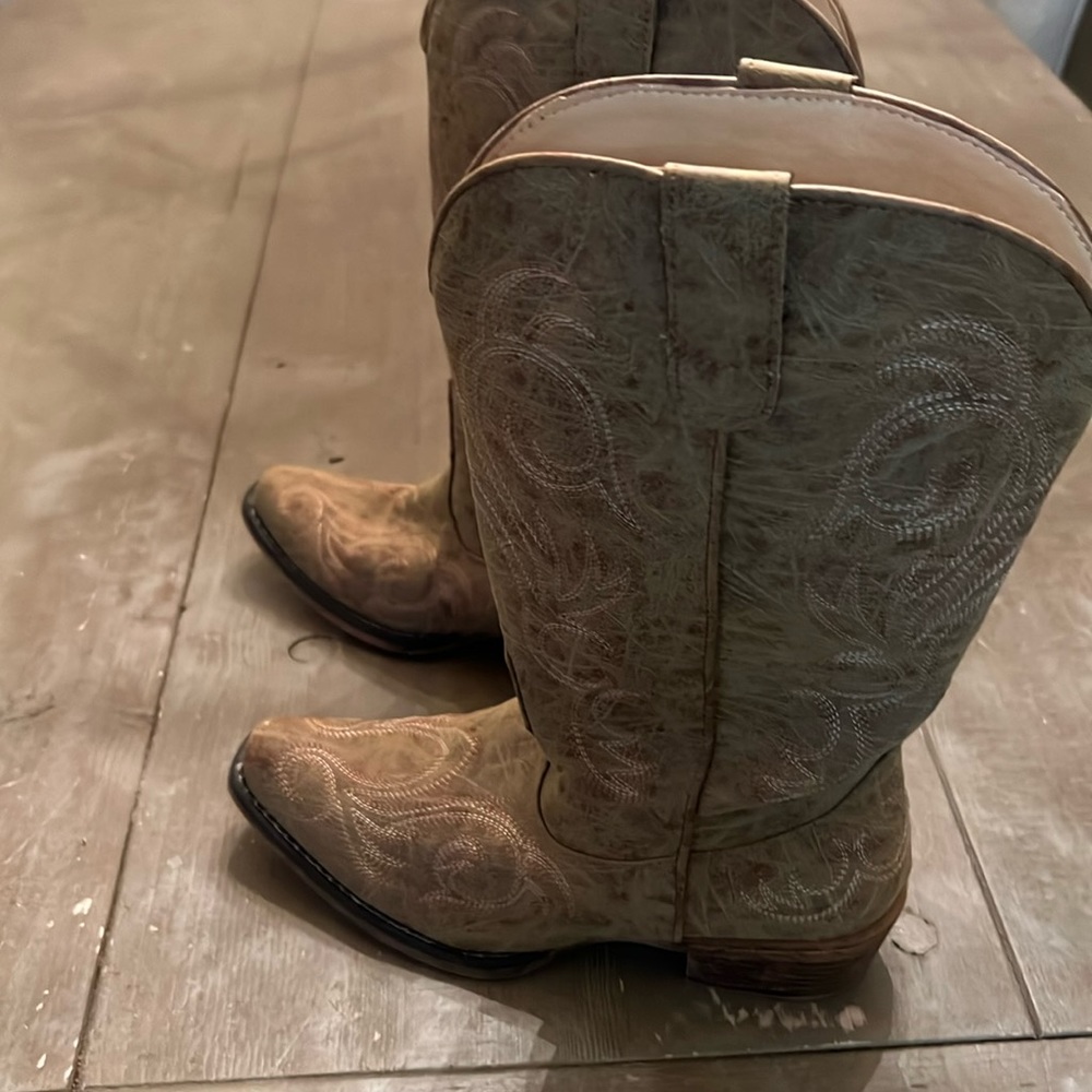 ROPER RILEY( tan) -WOMENS COWGIRL 🔥 🔥 NWOT